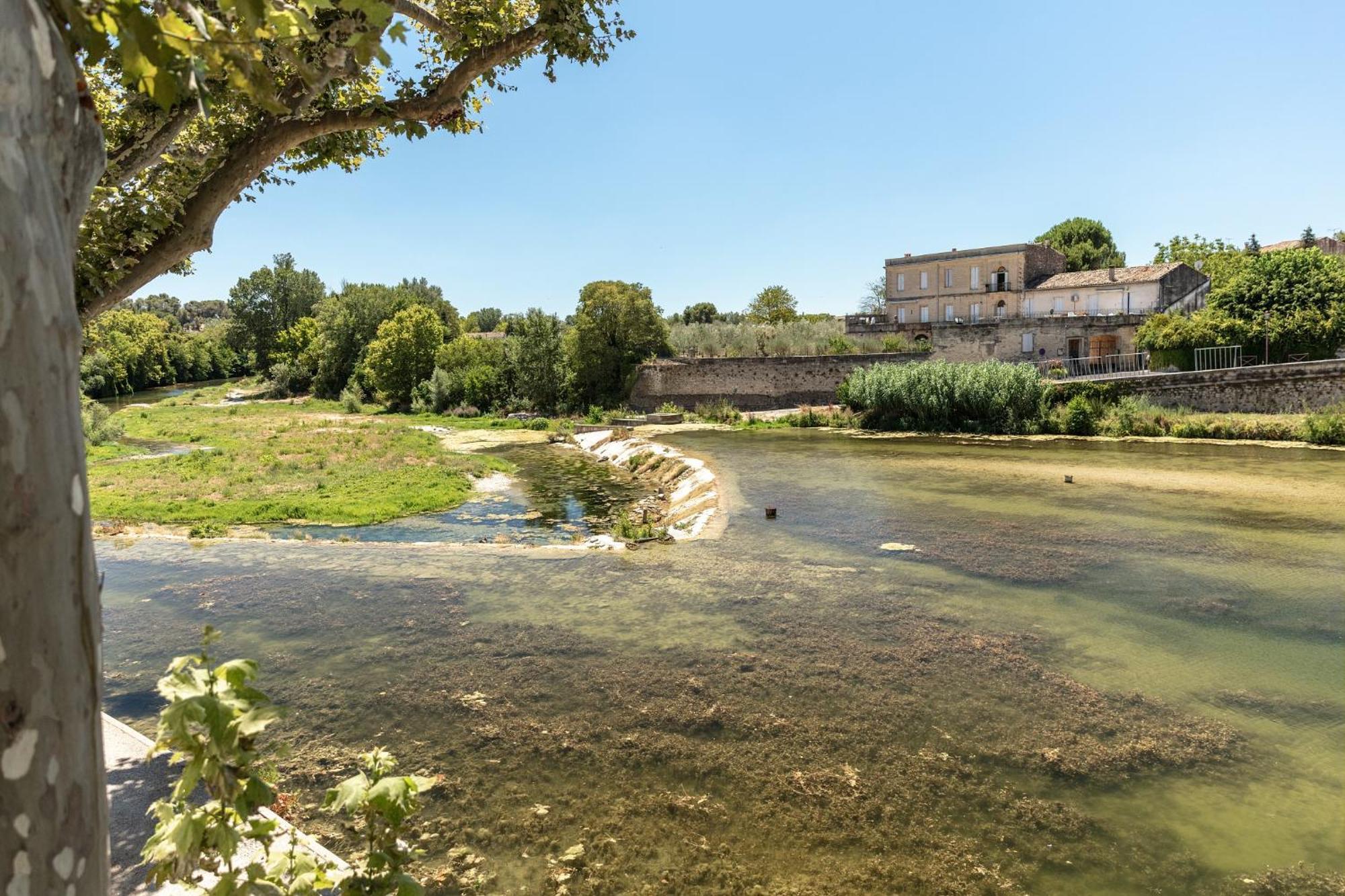 Camping Les Pres Du Roi Sommières Buitenkant foto