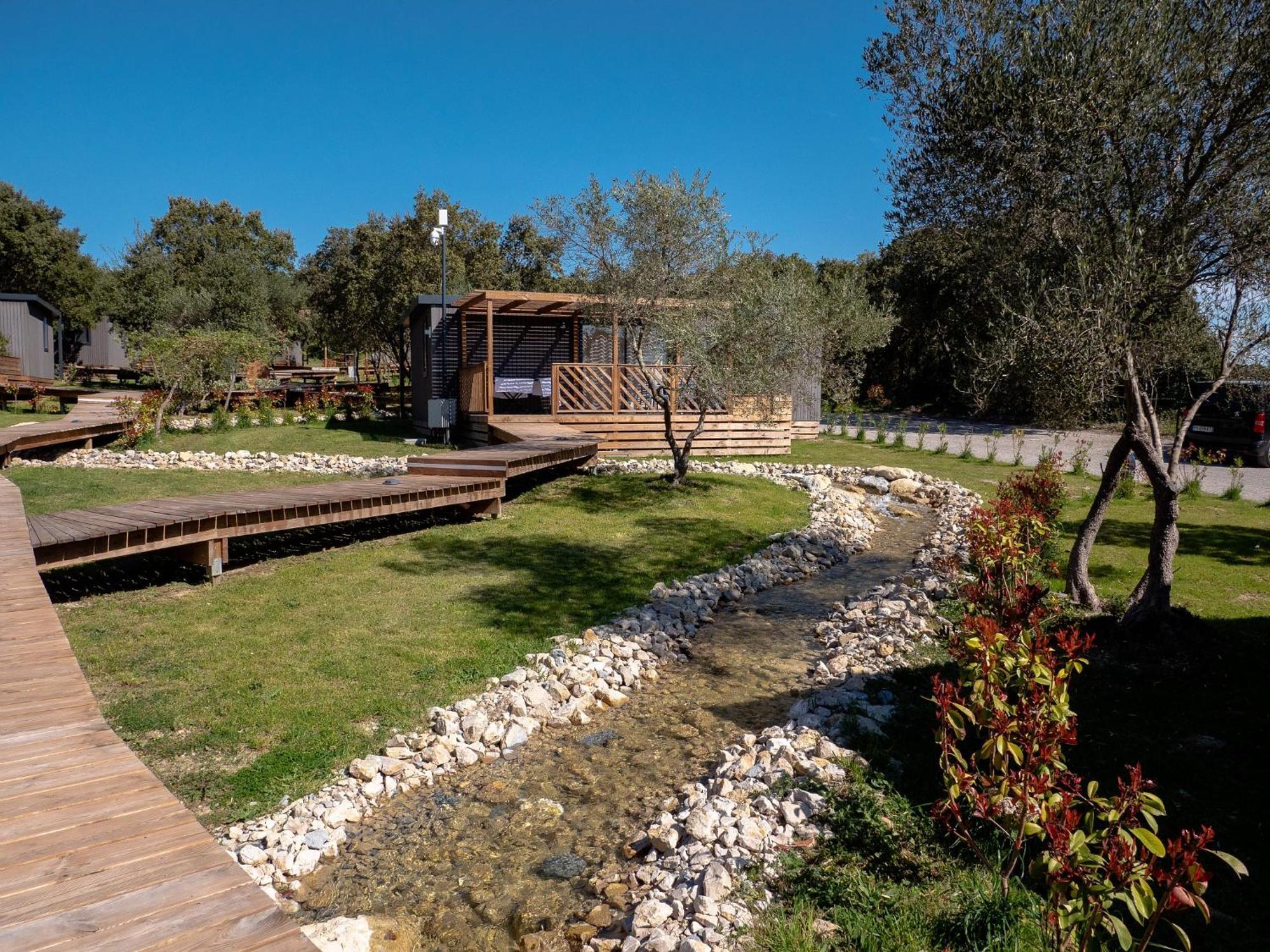 Camping Les Pres Du Roi Sommières Buitenkant foto